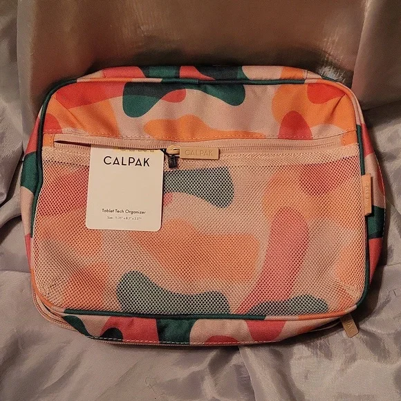 Calpak Tablet Tech Organizer BNWT